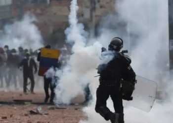 Kolombiya'da hükûmet karşıtı protestolar birinci ayını doldururken 4 kişi daha öldürüldü