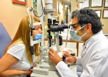 Koronavirüs göz sağlığını da tehdit ediyor!