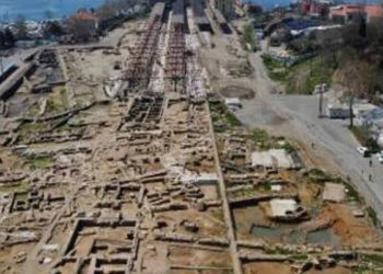 'Körler ülkesi' Kadıköy'ün tarihine ışık tutan Haydarpaşa Garı arkeolojik kazılarında 2400 yıl öncesine ait yapı kalıntısı bulundu