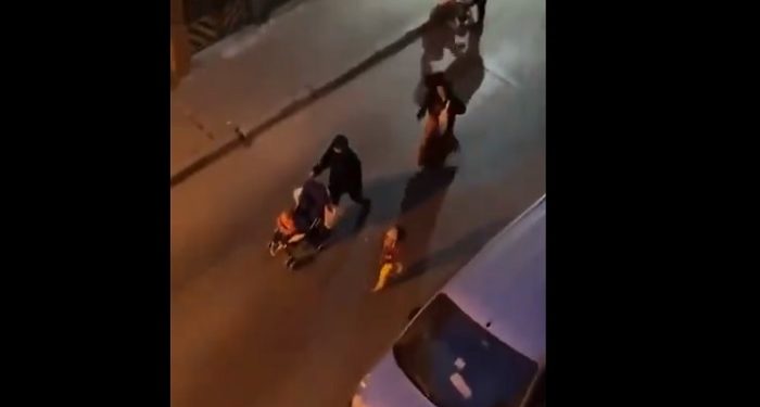 Küçük çocuğun sesi yürekleri sızlattı: Yemek alırım, ekmek alırım