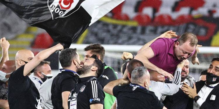 Ligi şampiyon tamamlayan Beşiktaş, yaklaşık 1 milyar lira gelir elde edecek