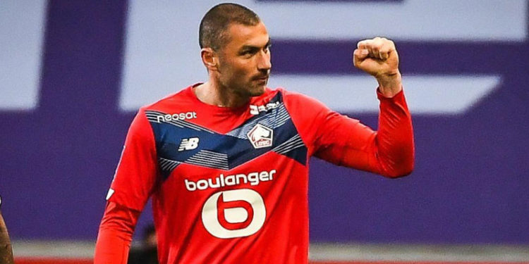 Lille Belediyesi: Böyle devam ederse Burak Yılmaz'ın heykelini dikeceğiz