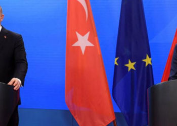 Maas: Türkiye'ye silah satışı kısıtlaması sürecek