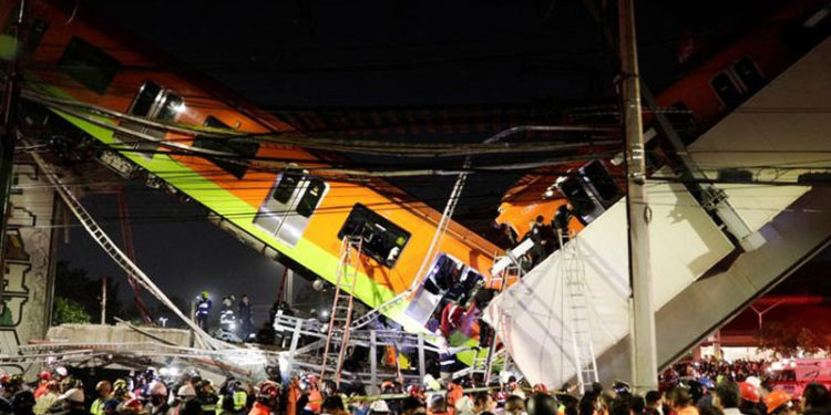 Meksika'da metro üst geçidi çöktü: En az 23 ölü