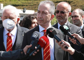 Metin Öztürk, Galatasaray Kulübü başkan adaylık dosyasını divan kuruluna verdi