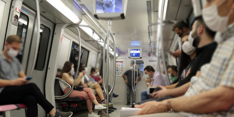 Metro İstanbul’dan yolculara ‘Koronavirüs’ uyarısı: Araç içlerinde konuşulmamalı, su dahil içecek ve yiyecek tüketilmemeli