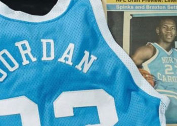 Michael Jordan'ın üniversitedeyken giydiği forma 1.38 milyon dolara satıldı