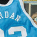 Michael Jordan'ın üniversitedeyken giydiği forma 1.38 milyon dolara satıldı
