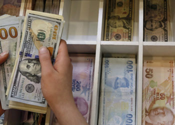 Murat Muratoğlu: Dolar kuru bayramın ilk günü bizi öptü; işin kötüsü ekonomi yönetimi de ne yapacağını bilmiyor