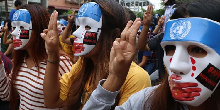 Myanmar'da ordunun silahlı müdahalesi sonucu ölen sivillerin sayısı 780'e çıktı