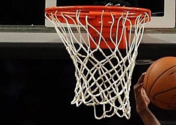 NBA'de Warriors'ı yenen Lakers play-off biletini aldı