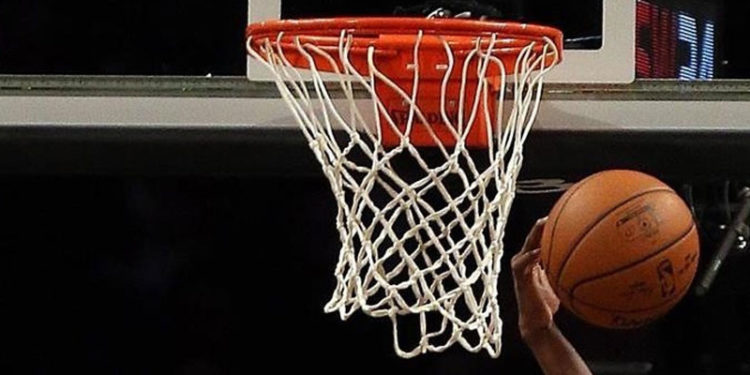 NBA'de Warriors'ı yenen Lakers play-off biletini aldı