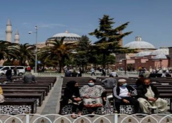 Nisan'da Türkiye'ye 790 bin turist geldi, yılın ilk 4 ayındaki yabancı ziyaretçi sayısı geçen yıla göre yüzde 35 düştü