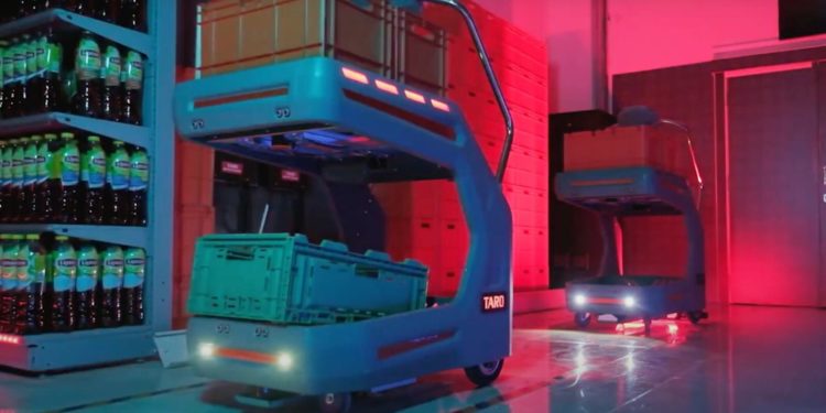 Online siparişlerdeki ürün toplama hızını 5 kat artıran ROBOT TARO kullanımda
