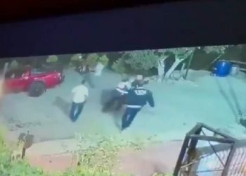 Osmaniye’de polisler yolsuzluk haberi yapan gazetecinin evini basıp darp etti