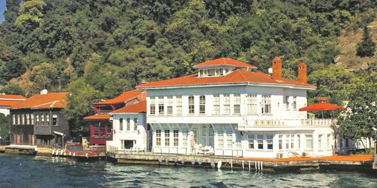 Peak Games'i sattı, Kıbrıslı Yalısı'nın harem bölümünü satın aldı