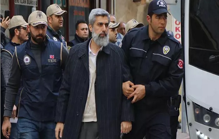 Polisten sahur vakti camilere ‘itikaf’ operasyonu: Alparslan Kuytul ve 14 yaşındaki oğlu gözaltına alındı