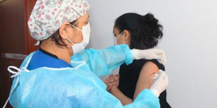 Prof. Dr. Zafer Kurugöl: Aşılarda hatırlatma dozu gerekecekse aynı tip aşıyla yapılmalı