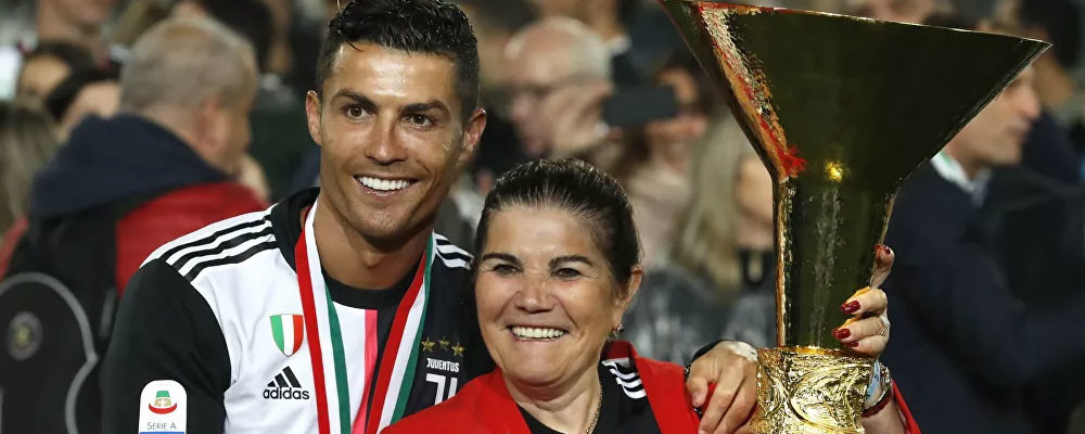 Ronaldo'nun annesi Dolores Aveiro: Sporting'e dönmesi için ikna etmeye çalışacağım