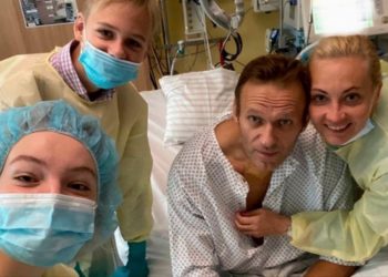 Rus muhalif Navalny&rsquo;yi tedavi eden &uuml;&ccedil;&uuml;nc&uuml; doktor ormanda kayboldu