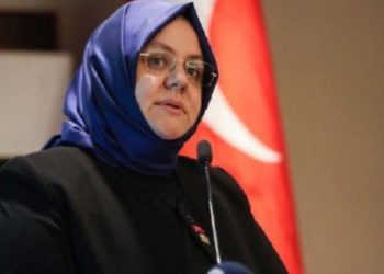Sadece 15 gün işsiz kaldı: Zehra Zümrüt Selçuk 39 bin liralık huzur hakkını kaptı