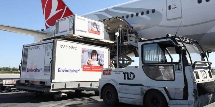 Sağlık Bakanlığı: Sinovac firmasının CoronaVac aşısının yeni partisi Türkiye'de