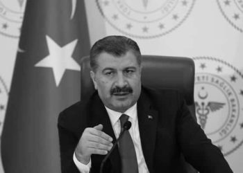 Sağlık bakanı: Sırası gelen aşı olursa salgının yıkıcı etkisi yazın sona erecek