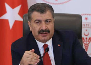 Sağlık bakanı: Sırası gelen aşı olursa yazın salgının yıkıcı etkisi sona erecek