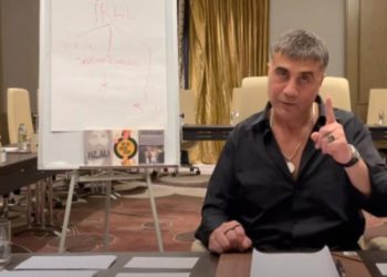 Sedat Peker'in şifreli mesajları: Kitaplar, şema, 8:50'ye ayarlı saat...