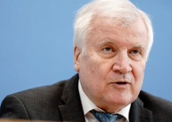 Seehofer'den Avrupa'ya yeni göç dalgası uyarısı