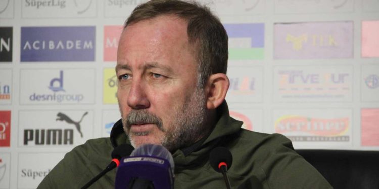 Sergen Yalçın: 20 yaşında Rıdvan'ı camiaya kazandırmaya çalıştım, benim için başarı kriteri bu