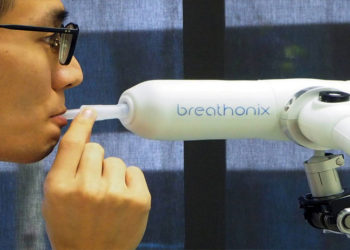 Singapur, 'üflemeli' COVID-19 testi geliştirdi