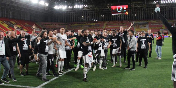 Siyasilerden şampiyon Beşiktaş'a tebrik