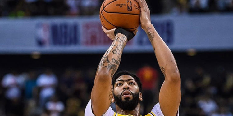 Son NBA şampiyonu Lakers, Suns'a karşı 2-1 öne geçti