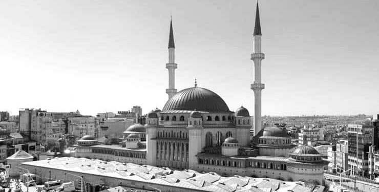 Sur Yapı’nın Taksim camisi hedefi: 150 yıl önce yapılmış ve sanki hep varmış gibi