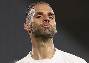 Süper Lig'e yükselen Altay'ın en golcü ismi Paixao, formasını çıkarmadı