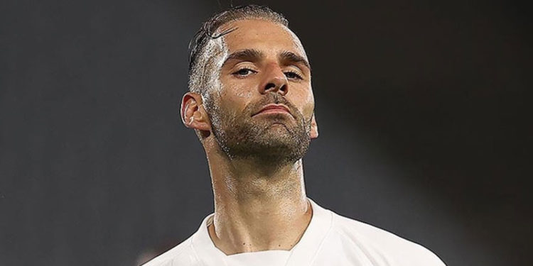 Süper Lig'e yükselen Altay'ın en golcü ismi Paixao, formasını çıkarmadı