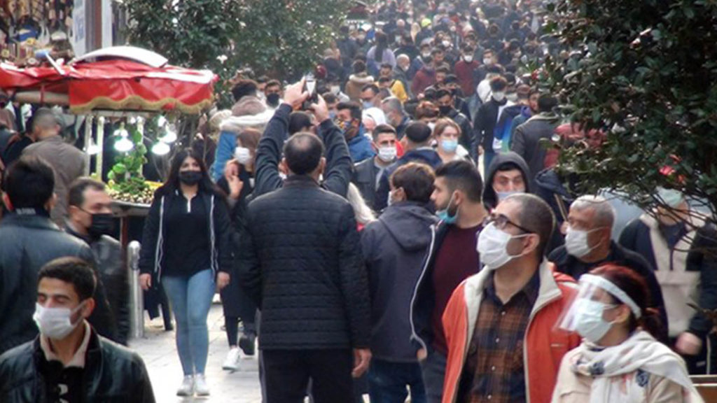 Türk Tabipleri Birliği’nden 17 Mayıs sonrası için uyarı: Normalleşmek için vaka sayısı binin altına düşmeli, toplumun yüzde 60'ı aşılanmalı