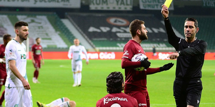 TFF 1. Lig'de bu sezon hakemlerin kart tercihi, son 10 sezonun gerisinde kaldı