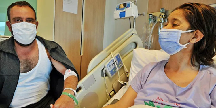 Tatile diye hastaneye götürdüğü eşine böbreğini verdi