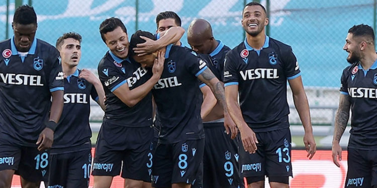 Trabzonspor kötü başladığı sezonda Abdullah Avcı idaresinde çıkış yakaladı