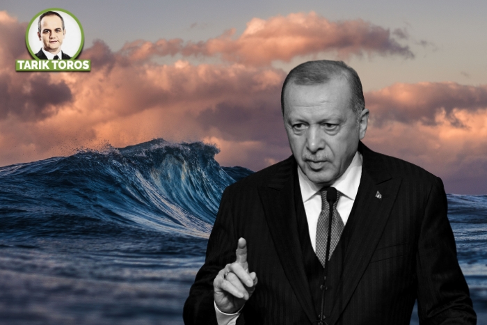 Tsunami… Dalgalar kıyıya vurmaya başladı