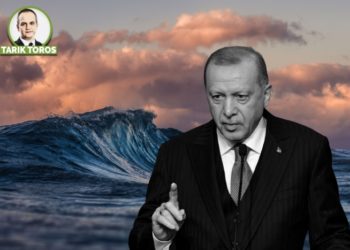 Tsunami… Dalgalar kıyıya vurmaya başladı