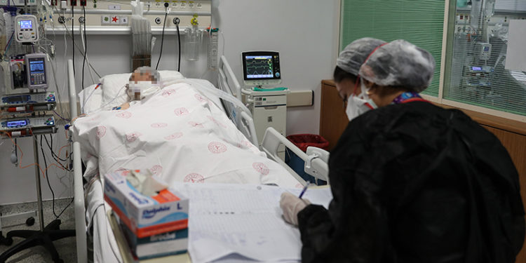 Türkiye'de Koronavirüs | 236 kişi daha hayatını kaybetti, 11 bin 472 yeni vaka tespit edildi