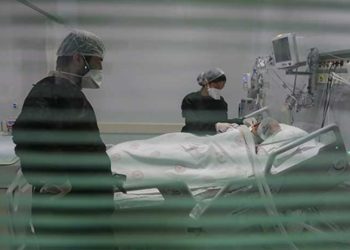 Türkiye'de son 24 saatte Covid-19 nedeniyle 233 kişi hayatını kaybetti