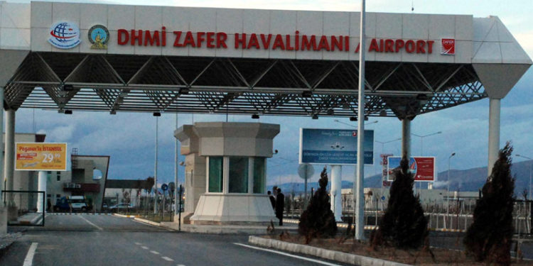 Uğur Emek: 50 milyon Euro maliyetli Zafer Havalimanı'na 200 milyon Euro gelir garantisi verildi; yolcu çeksin diye Uşak Havalimanı kapatıldı