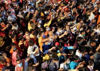 Vaka rekorları sonrası Hindistan'ın zenginleri özel uçaklarla ülkeden kaçıyor