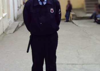 Van’da bir gardiyan görev silahıyla çocuk yaraladı