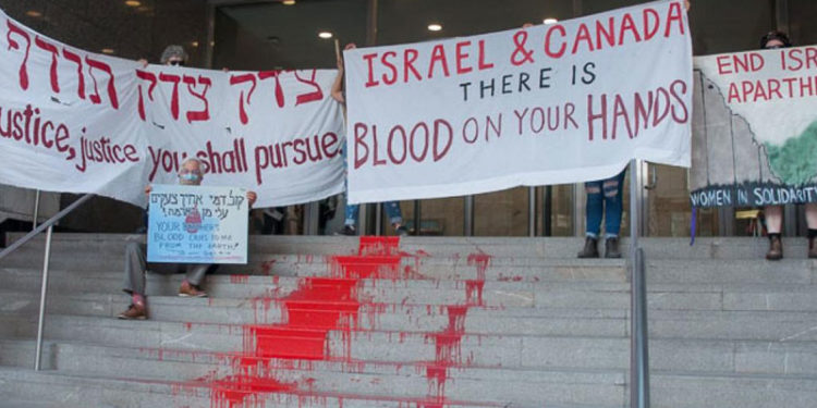 Yahudi savaş karşıtları, Kanada'daki İsrail Konsolosluğu'nu "kana buladı"