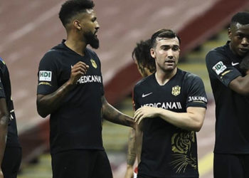 Yeni Malatyaspor'da Süper Lig'de kalmanın mutluluğu yaşanıyor